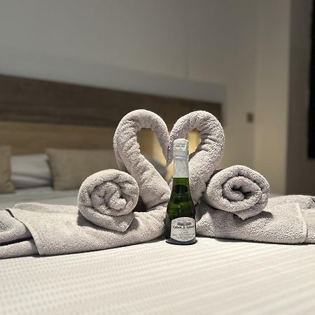 Lujo A Tu Alcance Con Spa Y Garaje Pleno Centro Huelva Extérieur photo