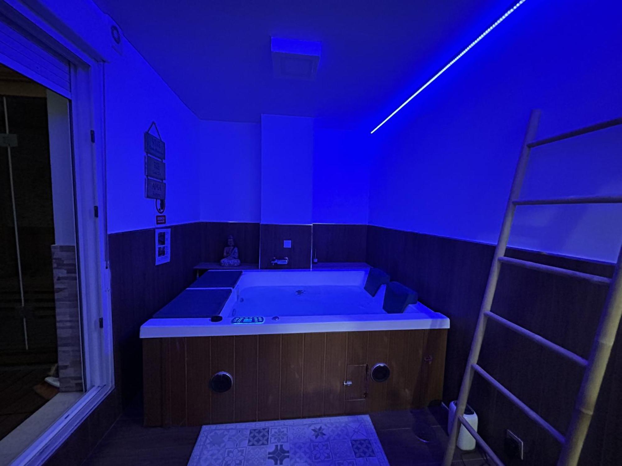 Lujo A Tu Alcance Con Spa Y Garaje Pleno Centro Huelva Extérieur photo