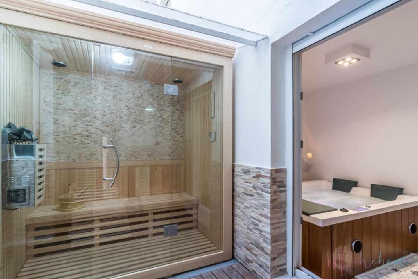 Lujo A Tu Alcance Con Spa Y Garaje Pleno Centro Huelva Extérieur photo