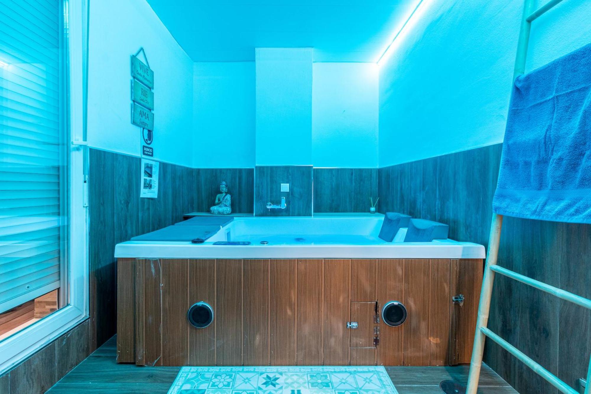 Lujo A Tu Alcance Con Spa Y Garaje Pleno Centro Huelva Extérieur photo